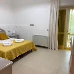 All'ombra Del Carrubo - 4*