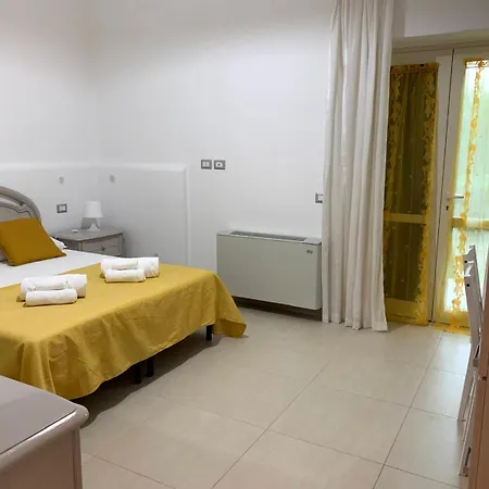All'ombra Del Carrubo - 4*