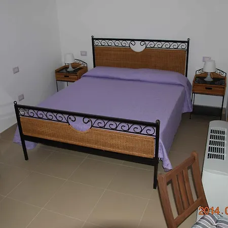 All'ombra Del Carrubo - Bed & Breakfast