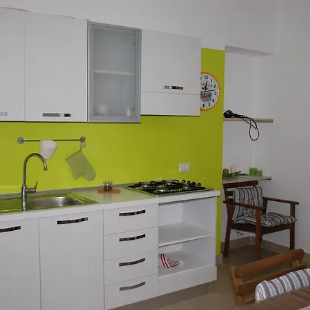All'ombra Del Carrubo - Nocleg ze śniadaniem 4*