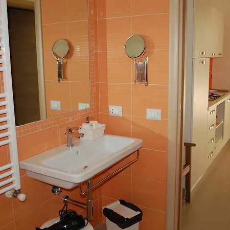 All'ombra Del Carrubo - 4*