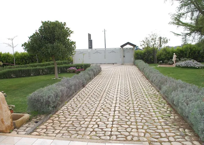 All'ombra Del Carrubo - Bed & Breakfast 4*